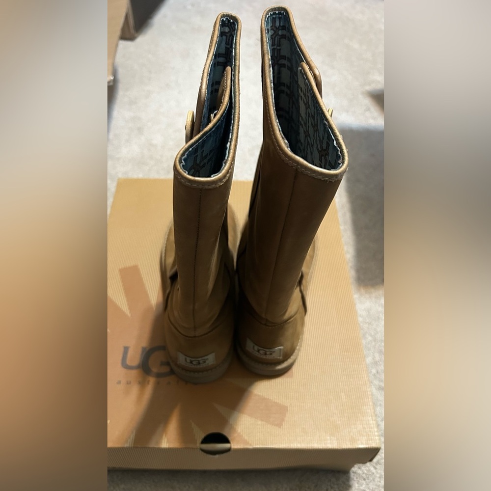 Ugg Boots - image 5